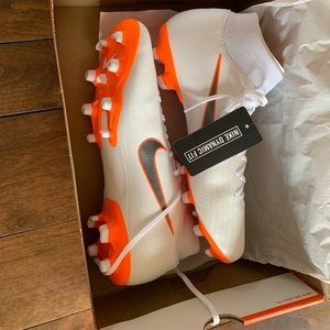 Women’s 9.5, Men’s 8! Soccer cleats